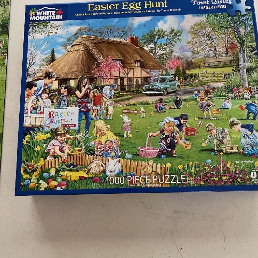 White Mountain Puzzle 1000 piece, Easter egg hunt"